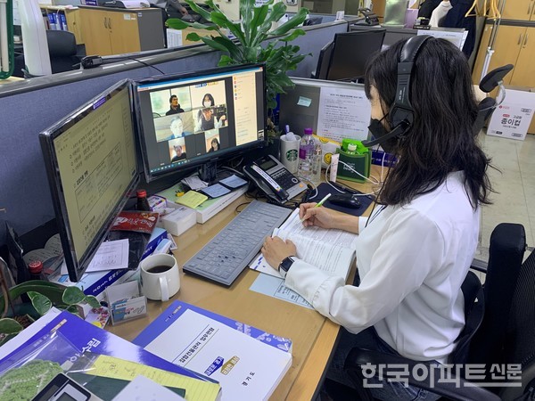 경기도 집합건물관리지원단은 현장 자문과 함께 화상, 전화 등 비대면 자문을 병행하며 집합건물 관련 민원을 해소하고 있다.