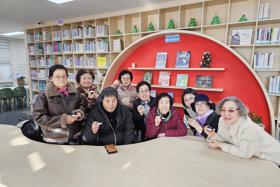 대구 달성군 테크노폴리스LH천년나무1단지아파트 비슬햇살작은도서관이 1월 9일 친환경 화장품 만들기 프로그램을 진행했다. /테크노폴리스LH천년나무1단지 제공